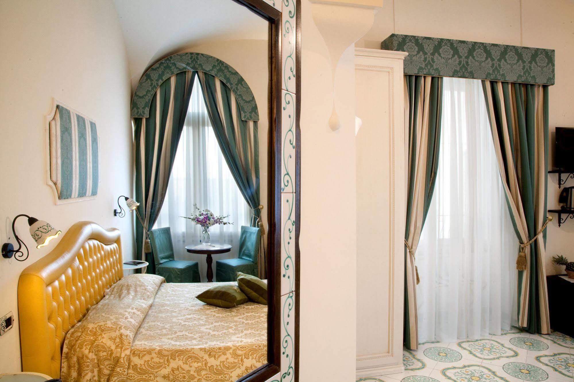 อัลแบร์โก ลันติโก กอนวิตโต Hotel อามาลฟี ภายนอก รูปภาพ